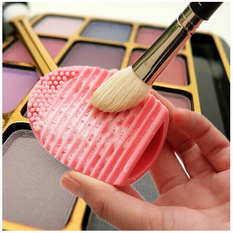 Silicone Brush Cleaning Egg – Lightweight Scrubber for Makeup Tools