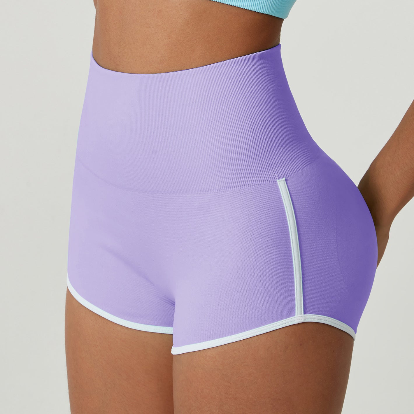 Women’s Contrast Color Peach Hip Hot Pants – Stylish & Comfortable