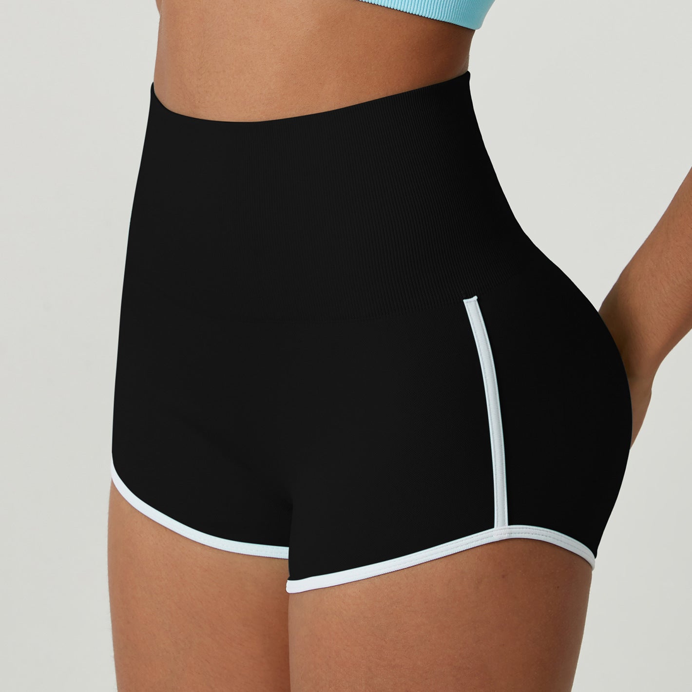 Women’s Contrast Color Peach Hip Hot Pants – Stylish & Comfortable