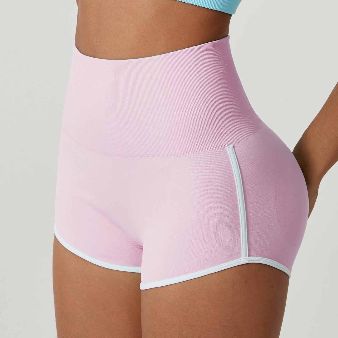 Women’s Contrast Color Peach Hip Hot Pants – Stylish & Comfortable