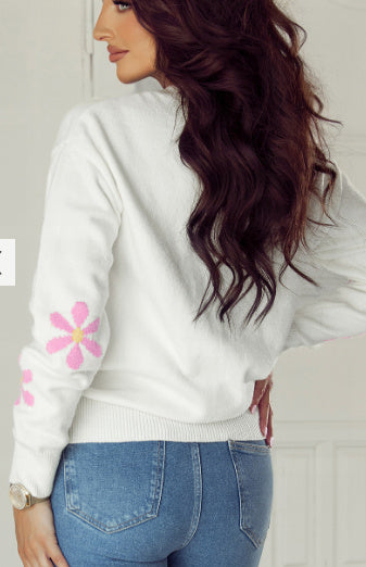 White Flower Pattern Ribbed Edge Elegant Sweater