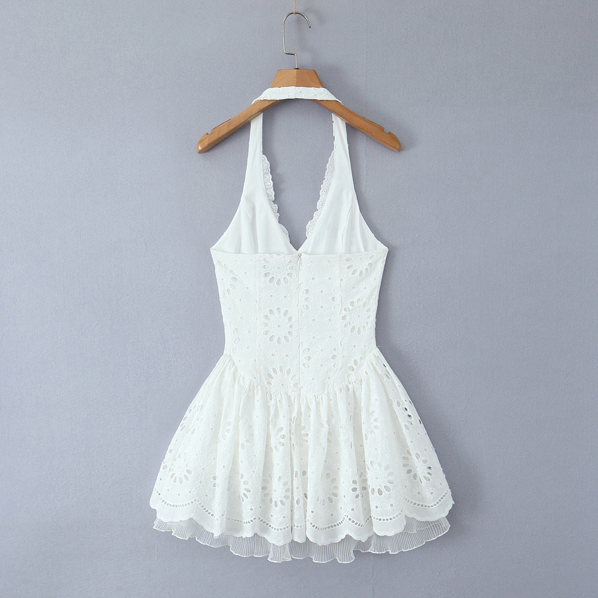Women's Lace Embroidered Halter Dress – Slim Fit Elegant Sleeveless Evening Wea