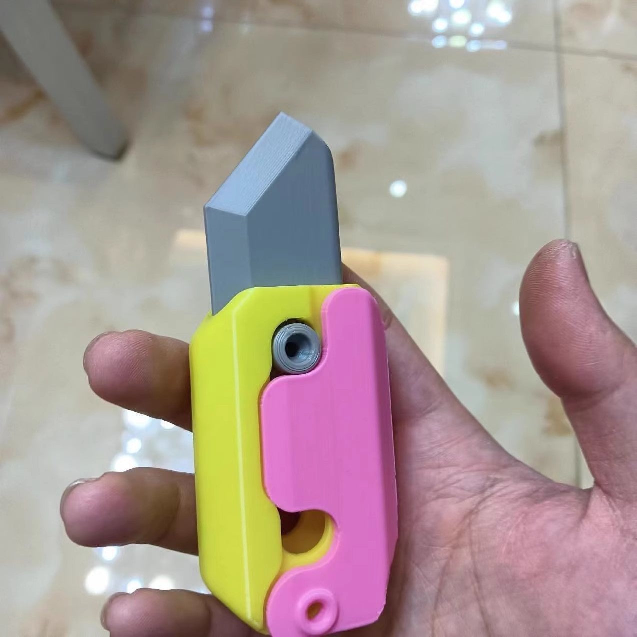 3D Printed Gravity Radish Knife – Fidget Toy & Mini Decompression Gift