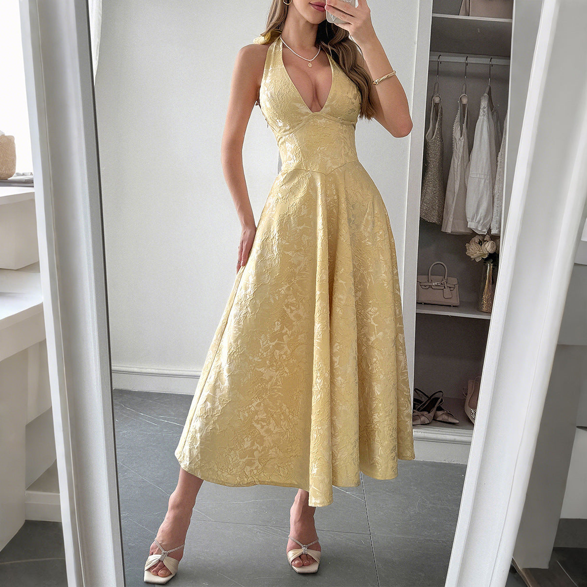 Women's Elegant Halter Evening Dress – Waist-Defined Formal Gown (European & American Style)