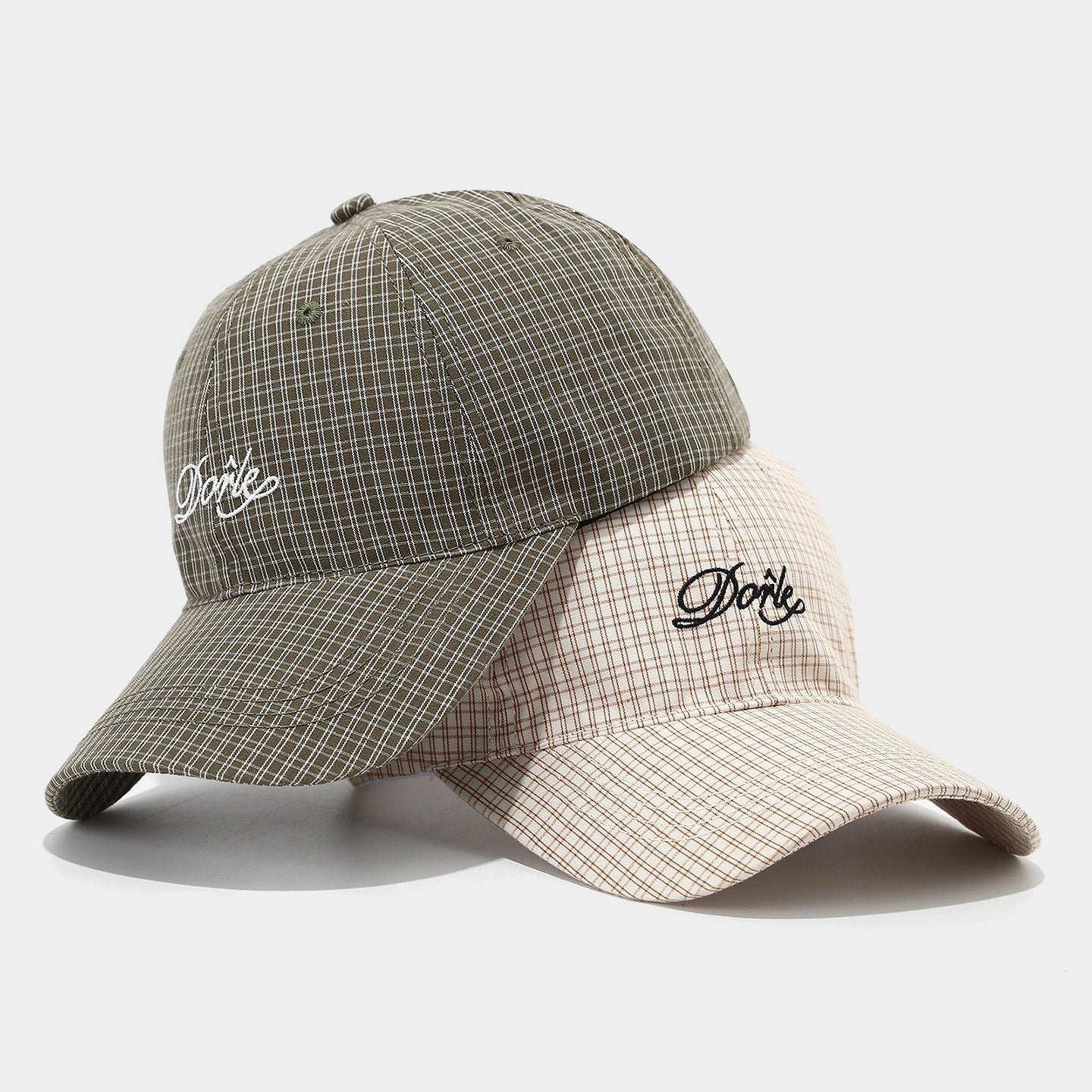 Unisex Korean Style Plaid Peaked Cap – Fashionable All-Match Sun Hat for Couples